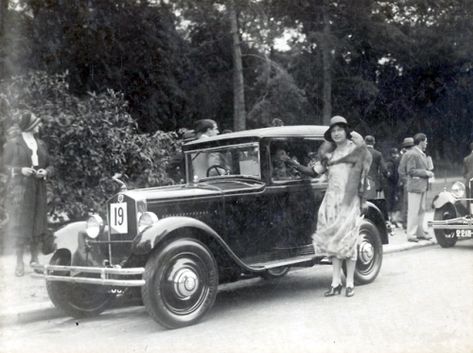 “”Come back in an hour, Ferdie.’ Then in a grave murmur: “His name is Ferdie.’” - The Great Gatsby 1920 Cars Roaring 20s, 1920s Car Aesthetic, 1920s France Aesthetic, 1900s Furniture, American Kitsch, 20s Cars, Nick Carraway, 1920s Car, 1920s Aesthetic