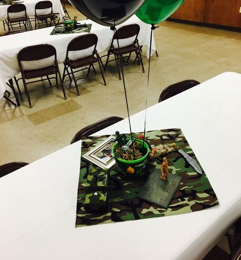 Army Table Decorations, Military Centerpiece Ideas, Promotion Ceremony, Camouflage Party, Army Birthday Parties, Army Retirement, Awards Banquet, Banquet Decor, Kids Army