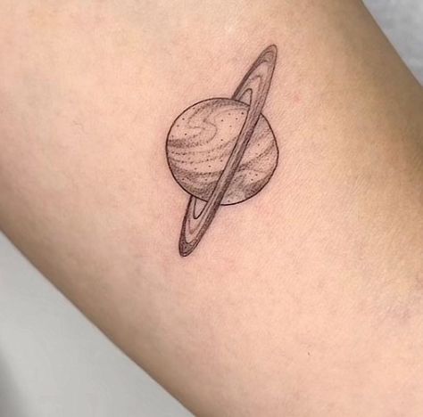 Simple Saturn Tattoo, Uranus Planet, Tattoos 2023, Venus Tattoo, 90s Tattoos, Saturn Tattoo, Astronaut Tattoo, Planet Tattoos, Small Hand Tattoos