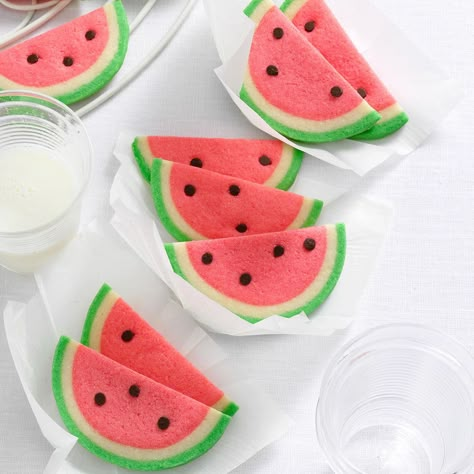 Slice Cookies, Valparaiso Indiana, Resepi Biskut, Pastel Cupcakes, Watermelon Party, Watermelon Slice, Summer Cookies, Watermelon Slices, Gel Food Coloring