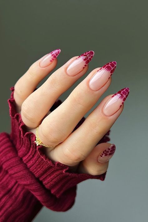 Snake Skin Nails, Kutek Disney, Wine Nails, Cherry Nails, Christmas Gel Nails, Nagel Tips, Casual Nails, Almond Nails Designs, Almond Nail