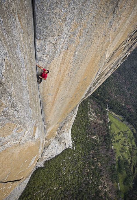 Please join us at The Ansel Adams Gallery for an exhibition of breathtaking and heart-stopping photography by Academy Award® winner Jimmy Chin, as he takes us on a visual journey above and beyond the imaginable. Yosemite Climbing, Solo Climbing, Alex Honnold, Jimmy Chin, National Geographic Photographers, Kings Canyon National Park, Kings Canyon, Rock Face, Rock Climbers