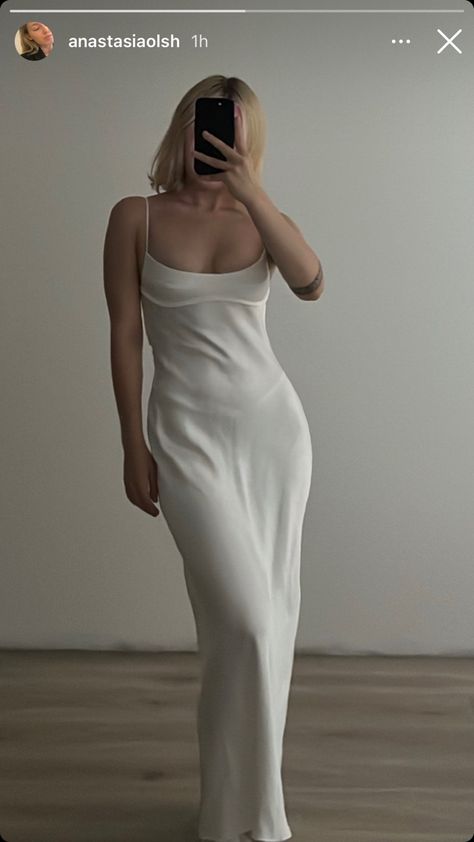 White Silk Dress Aesthetic, Silk Dress Aesthetic, Dress In Italy, Italy Packing, Summer Slip Dress, White Silk Dress, Story Insta, Grad Photoshoot, Black Color Hairstyles