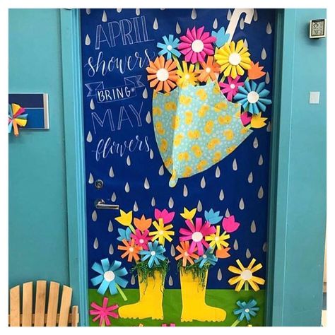 This door is just goals! I wish I had the ability to do this!! 😍 @theprintedsociety . . . . . #teachersfollowteachers #teachersofig #texasteacher #doorgoals Easter Classroom Door, Preschool Door Decorations, Spring Classroom Door, Door Decorations Classroom Christmas, Easter Classroom, Spring Door Decoration, School Door Decorations, Spring Classroom, Spring School