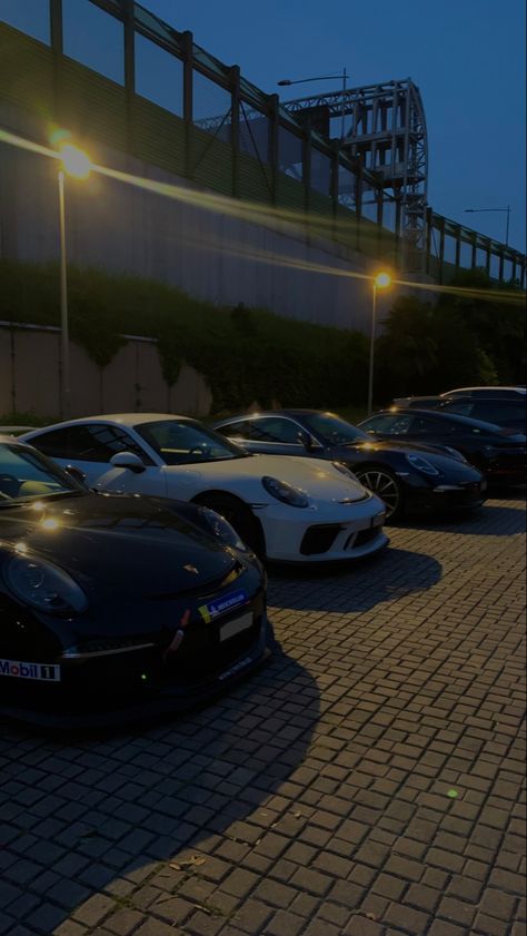 Car Meet Up Aesthetic, Porches Car Aesthetic, Porchse Cars Aesthetic, Car Meets Aesthetic, Porsche Gt3 Rs Aesthetic, Cars Aesthetic Dark, Nice Cars Aesthetic, Car Meet Wallpaper, Car Meet Night