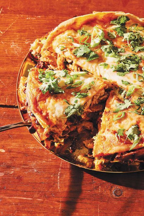 Mexican Tortilla Pie, Chicken Enchilada Pie, Enchilada Pie Recipe Ground Beef, Mexican Pie Recipes, Enchiladas Pie, Chicken Enchilada Pie Recipe, Enchilada Pie Recipe, Beef Enchilada Sauce, Tortilla Pie Recipe