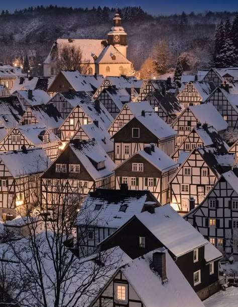 Freudenberg is a town in the Siegen-Wittgenstein district, in North Rhine-Westphalia, Germany Snow At Night, Britania Raya, Winters Tafereel, Winter Szenen, Unique Buildings, Romantic Places, Winter Scenery, Ancient Architecture, Alam Yang Indah