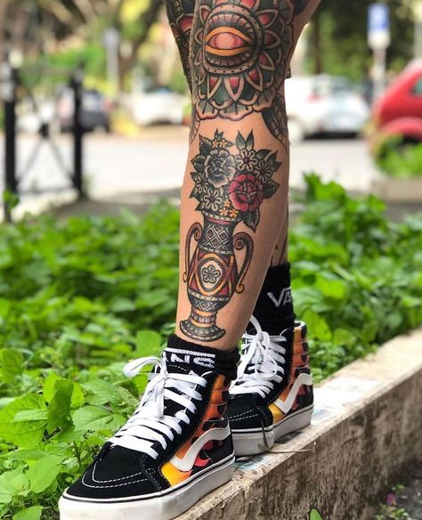 Vase Leg Tattoo, Vase Tattoo Color, Old School Vase Tattoo, Vase Tattoo Traditional, Traditional Vase Tattoos, Shin Tattoo Men, Traditional Tattoo Vase, Shin Tattoo, Traditional Tattoo Inspiration