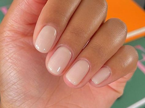 Everyone’s Asking For Bio Sculpture Nails — A Healthy Alternative To Regular Gel - NewsBreak Sculpture Nails, Bio Sculpture Nails, Builder In A Bottle, Nail Polish Colours, Birthday Nail Designs, Neutral Nail Polish, Mac Salad, Minimalist Nail, Sculptured Nails