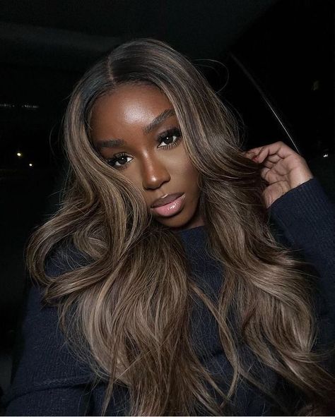 Chocolate Hair Color 15 Ideas for Black Women: A Stunning Transformation - women-club.online Ash Blonde Highlights On Dark Hair, Chocolate Hair Color, Dark Skin Blonde Hair, Rambut Brunette, Chocolate Brown Hair Color, Honey Brown Hair, Hair Color Chocolate, Chocolate Hair, Chocolate Brown Hair