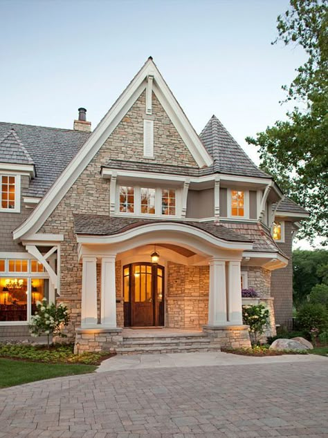 house entrance designs exterior Interior Design Dining Room, Exterior Stone, Brick And Stone, Stone House, House Goals, Pretty House, Dining Room Design, House Inspo, Home Fashion