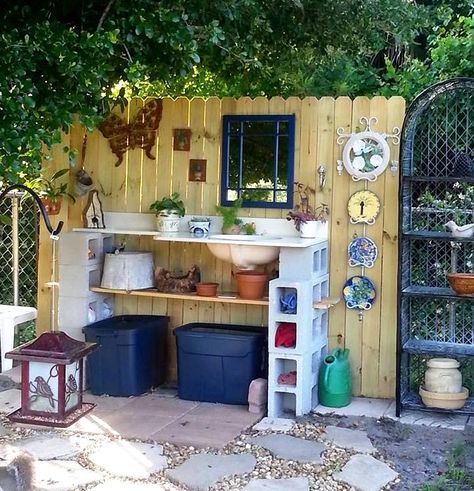 Potting Bench With Sink, Garden Work Bench, Block Furniture, Potting Bench Ideas, Cinder Block Furniture, Garden Sink, Cinder Block Garden, Flea Market Gardening, Garden Magic