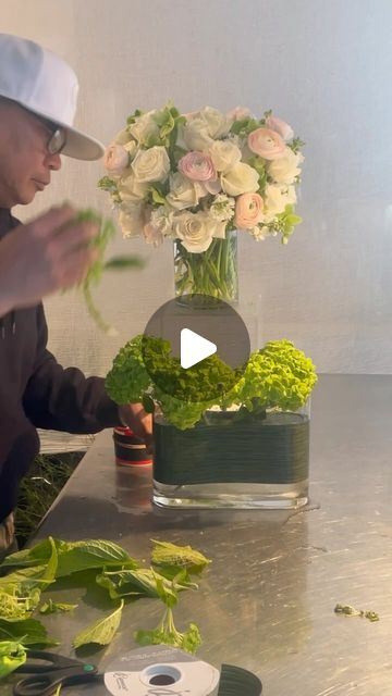 Diy Small Flower Arrangements, Flower Arrangement Workshop, Small Floral Arrangements, Floral Workshop, Small Flower Arrangements, Design Workshop, Christmas Floral Arrangements, Floral Arrangements Diy, Flower Arrangements Diy