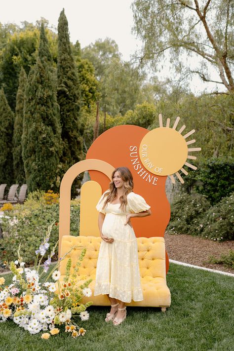 Here Comes The Son, Baby Shower Theme Decorations, Sunshine Baby Showers, Baby Shower Yellow, Summer Baby Shower, Shower Inspiration, Baby Shower Inspiration, Shower Bebe, Foto Baby