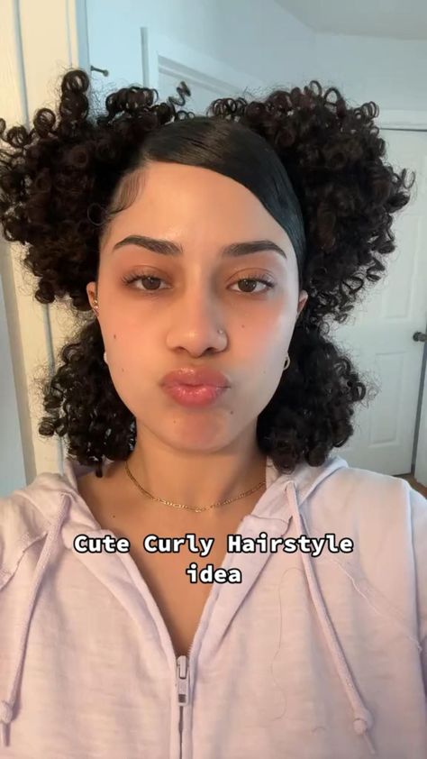 Beanie On Curly Hair, Black Short Natural Hairstyles Ideas, Curlyhairstyles Short, Puffy Hairstyles, Natural Hair Bun Styles, Mixed Curly Hair, Curly Hair Videos, Curly Short, Curls Hairstyles