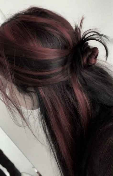 Hair Dyes For Brunettes, Black Hair With Strawberry Highlights, Brown Medium Hairstyles, Hair Color Idea For Dark Skin, Colours To Dye Dark Brown Hair, What Color Goes With Black Hair, Types Of Red Hair Dye, Rustic Hair Color, Box Dye Ideas