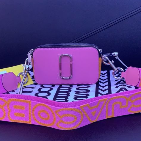 Marc Jabos Snapshot Bag, Marc Jobs, Marc Jacobs Snapshot Bag, Curvy Casual Outfits, Pretty Sneakers, Money Flowers, Marc Jacobs Purse, Brat Doll, Color Candy