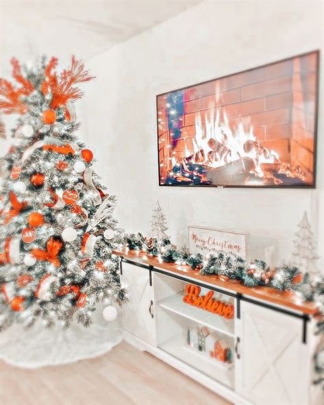 Christmas Living Room Ideas, Christmas Living Room, Living Room Decorating, Luxury Christmas, Room Decorating, Living Room Ideas, Decorating Tips, Modern Luxury, Living Room