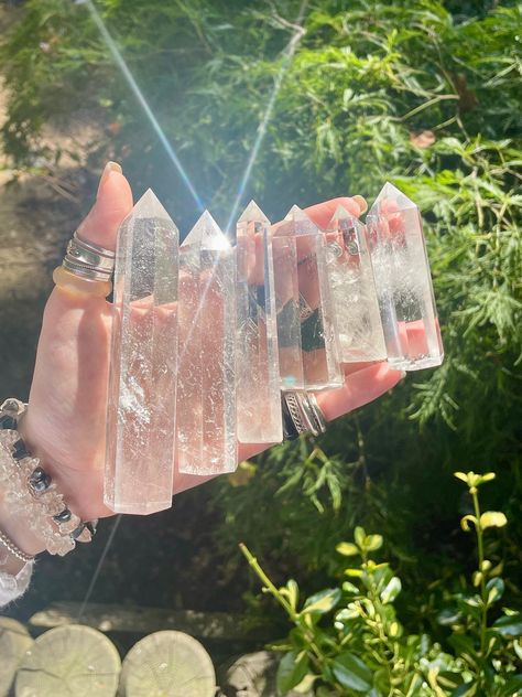 Space Vibes, Clear Things, Reiki Crystals, Crystal Tower, Crystals In The Home, Energy Stones, Healing Energy, Clear Quartz Crystal, Quartz Points