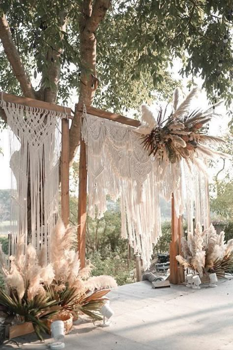 Macrame Theme Party, Boho Wedding Macrame, Bohemian Wedding Decorations Outdoor, Boho Wedding Backdrops, Boho Theme Wedding Decor, Boho Lobby, Crochet Outdoor, Bohemian Wedding Backdrop, Organizers Diy