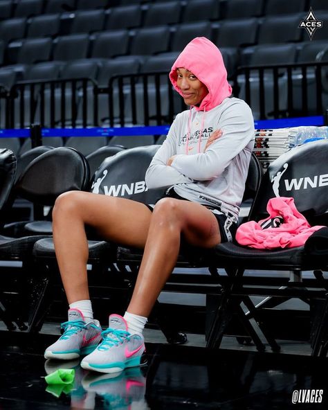 Nice Kicks on X: "A’ja Wilson in “South Beach” Nike LeBron 21 PEs 🌴🤩‼️ @_ajawilson22 https://t.co/Dc47TYqu9V" / X Aja Wilson, Sheryl Swoopes, Las Vegas Aces, Trending Adidas, Basketball Players Nba, Wnba, Nike Lebron, Womens Basketball, Team Usa