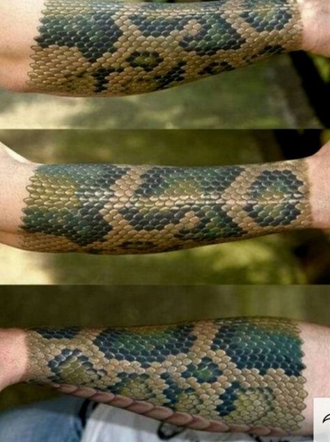 Snake skin tattoo Best 3d Tattoos, Snake Tattoos, Popular Images, Scale Tattoo, Tattoo Trend, Geniale Tattoos, Japanese Tattoos, Tatuaje A Color, 3d Tattoos