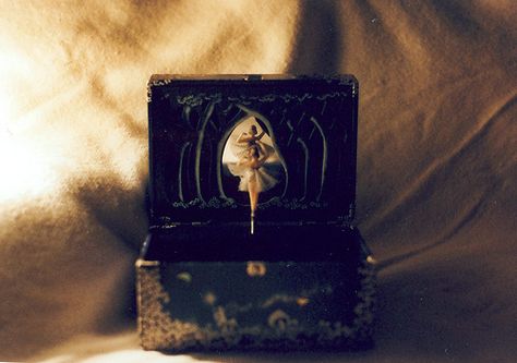 music Music Box Ballerina, Vintage Ballerina, Adult Ballet, Music Box Vintage, The Dancer, Old Music, Tiny Dancer, Grandmas House, Vintage Music