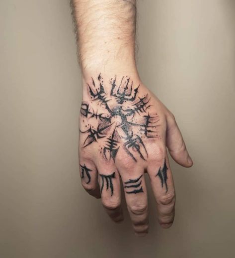 Viking Compass Tattoo Men, Rasta Tattoo, Vegvisir Tattoo, Viking Compass Tattoo, Outlaw Tattoo, Compass Tattoo Men, Viking Warrior Tattoos, Viking Tattoo Symbol, Rune Viking