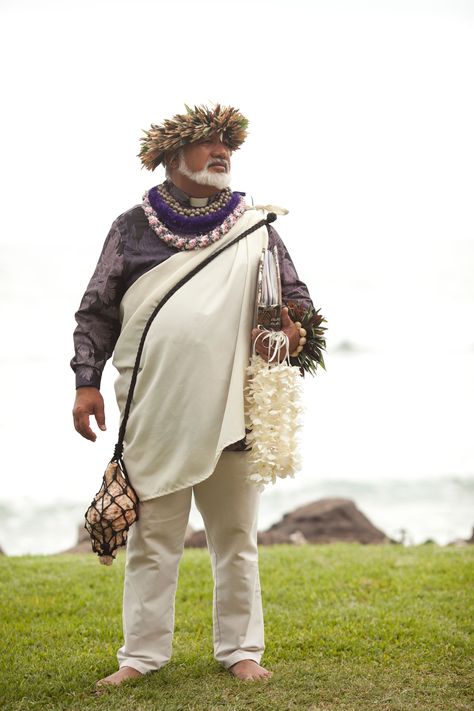 Hawaiian Officiant, Traditional Clothing and Props Hawaiian Themed Outfits, Priest Outfit, Luau Outfits, Party Dress Inspiration, Sporty Street Style, Hawaii Outfits, Usa Sweatshirt, Hawaiian Outfit, Real Weddings Photos