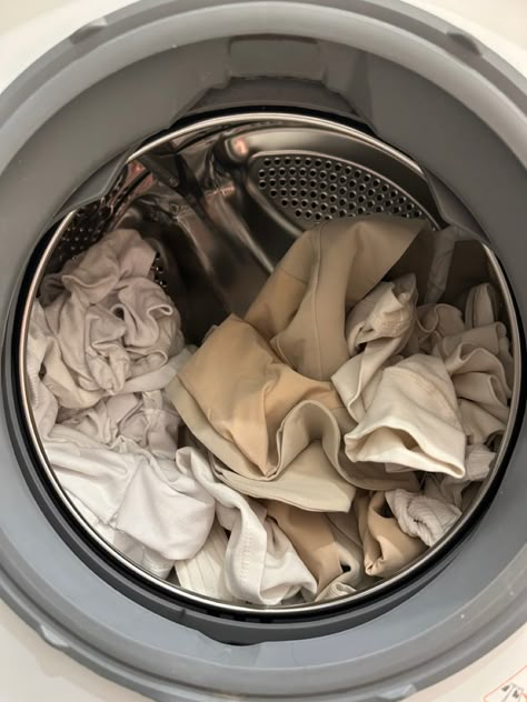 Clean Day Aesthetic, Fresh Laundry Aesthetic, Cleaning Vision Board, Clean Laundry Aesthetic, Deep Clean Aesthetic, House Chores Aesthetic, Laundry Aesthetic, Aesthetic Cleaning, Clean Core