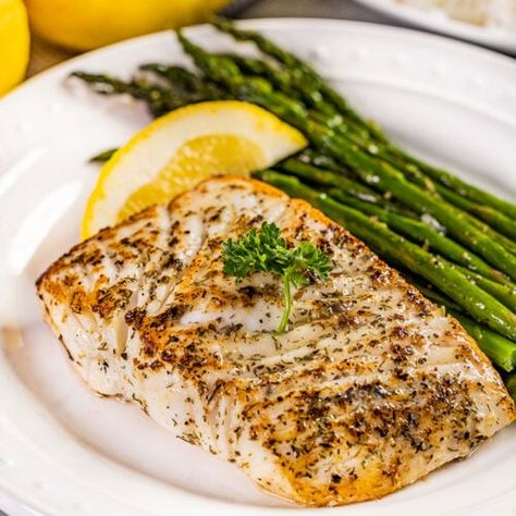 Sauteed Fish Recipes, Tile Fish Recipe, Fish Recipes Pan Seared, Pan Seared Fish, Ways To Cook Fish, Sauteed Fish, Flounder Recipes, Haddock Recipes, The Stay At Home Chef