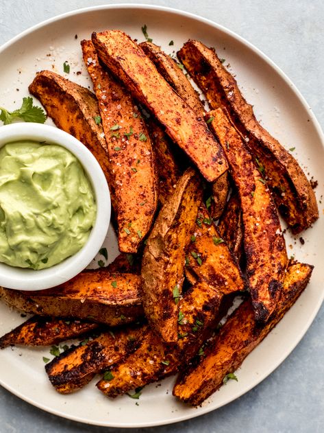 Sweet Potato Avocado Recipes, Sweet Potato And Avocado Recipes, Low Carb Sweet Potato Recipes, Sweet Potatoes Wedges, Best Roasted Sweet Potatoes, Sweet Potato And Avocado, Roasted Sweet Potato Wedges, Potatoes Wedges, Avocado Sweet Potato