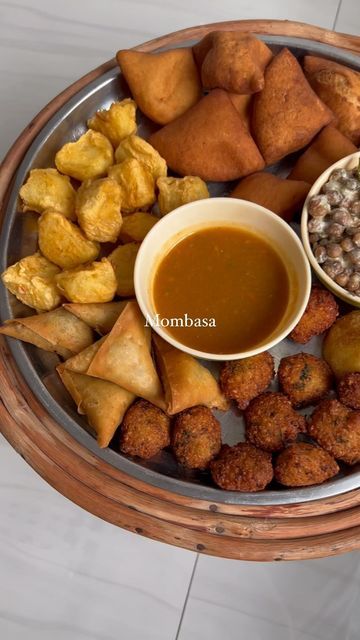 n6.5 on Instagram: "Swahili breakfast from @mombasa_food 🤤🤤🤤" Swahili Food Kenya, Swahili Breakfast, Somali Food Recipes, Indian Food Names, Mombasa Food, Somali Breakfast, Swahili Recipes, Malian Food, Mali Food