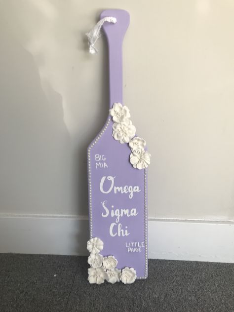 Paddle I made for my little’s initiation! Resin Paddle Sorority, Purple Paddle Sorority, Purple Sorority Paddles, Sorority Paddles Ideas Simple, Aoii Paddle, Greek Paddles Sorority, Sorority Paddles Ideas, Paddle Sorority Big, Phi Mu Crafts