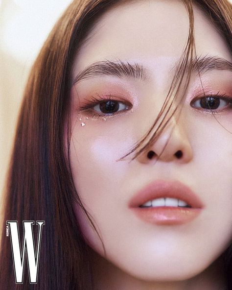 Wolf Makeup, W Korea Magazine, Han So Hee, So Hee, Korea Magazine, Face Paint Makeup, Beauty Photoshoot, W Korea, Glowing Makeup