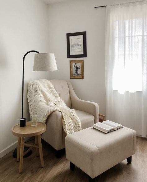 Reading Corner Office, Colleen Hoover Reminders Of Him, Small Cozy Corner, Reminders Of Him Colleen Hoover, The Love Hypothesis Ali Hazelwood, Read Corner, Corner Aesthetic, Bedroom Sitting Area, Bedroom With Sitting Area