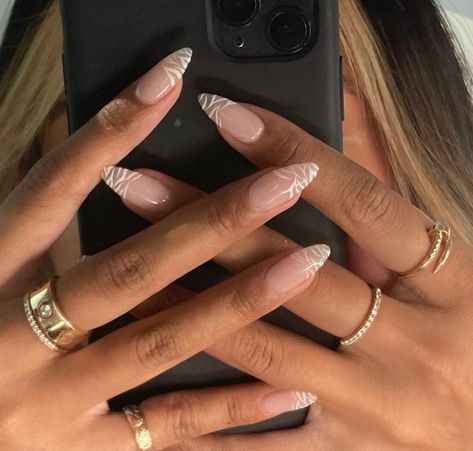 Hayley Bieber Nails, Bieber Nails, Gel Nails French, Celebrity Nails, Summery Nails, Creative Nail Designs, Almond Nails Designs, Simple Nail Art Designs, Minimalist Nails