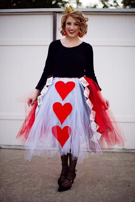 Queen Of Heart Costume Diy, Alice In Wonderland Running Costume, Alice In Wonderland Costume Ideas Diy Easy, Alice In Wonderland Costume Ideas Diy Queen Of Hearts, Homemade Queen Of Hearts Costume Diy, Alice In Wonderland Dress Up, Alice In Wonderland Costumes Diy, Diy Queen Of Hearts Costume Women, Alice In Wonderland Card Costume