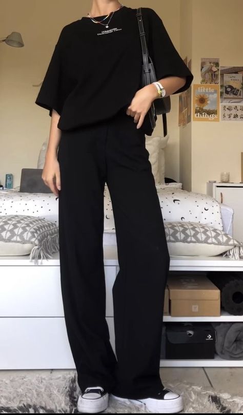 All Black Outfit Aesthetic Classy, Black Pants And Black Top Outfit, Black Ribbed Pants Outfit, Lazy Chic Outfit, Black Office Pants Outfit, Shapeless Outfit, Black Trousers Outfit Summer, Black Bootcut Pants Outfit, Study Outfit College