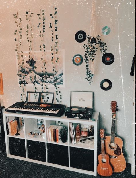 Bedroom Ideas For Music Lovers, Music Room Inspo Aesthetic, Dorm Room Music Theme, Music Themed Room Decor, Music Lover Room Ideas, Music Themed Room Aesthetic, Music Area In Bedroom, Aesthetic Music Room Decor, Room Ideas Aesthetic Music