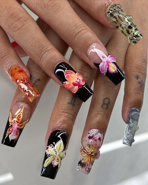 Flower Gel X Nails, Black Orchid Nails, Sculpted Flower Nails, Nail Designs Graduation, Jasmine Photoshoot, Detailed Nail Designs, Exotic Nails Acrylic, Nail Flower Designs, Orquideas Nails