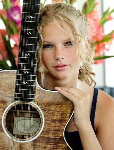 Taylor Swift interview when she was young Young Country Singers, Taylor Swift Country, Taylor Swift Debut Album, Liz Phair, Young Taylor Swift, Estilo Taylor Swift, Swift Photo, Taylor Swift Album, Long Live Taylor Swift