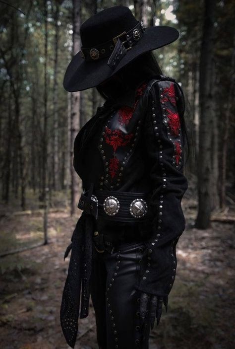 Wizard Outfit Ideas, Goth Cowboy Aesthetic, Goth Cowgirl Outfit, Cowboy Hats Black, Western Gothic Fashion, Evil Outfits, Southern Gothic Fashion, Gothic Cowboy, Gothic Cowgirl