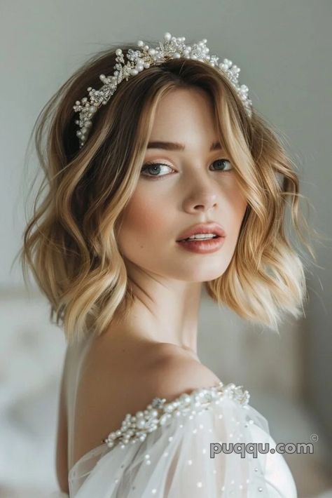 Bridal Hair With Short Hair, Long Bob Wedding Hair, Shoulder Length Bridal Hair, Bridal Hairstyles Short, Short Bridal Hairstyles, Diy Bridal Hair, Short Hair Bride, Classic Updo, Timeless Wedding Dress