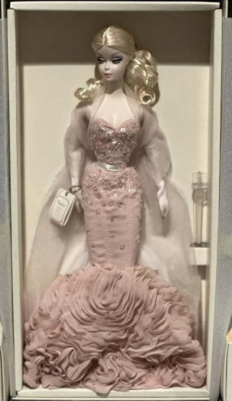 Coquette Barbie Aesthetic, Old Barbie Dolls, Barbie Gown, Dolly Fashion, Barbie Silkstone, Silkstone Barbie, Barbie Gowns, Pink Mermaid, Beautiful Barbie Dolls