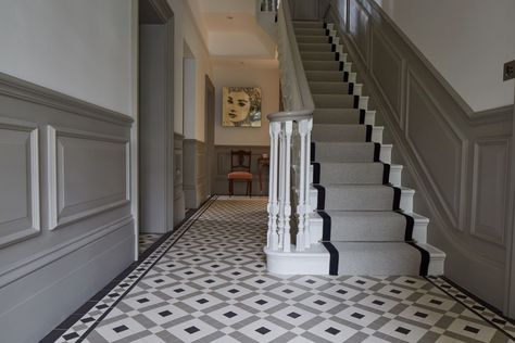 Edwardian Hallway, Stairs And Hallway Ideas, Hallway Ceiling Lights, Hall Tiles, Victorian Hallway, Victorian Floor Tiles, Hall Flooring, Green Hallway, Victorian Floor