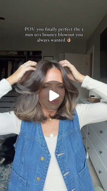 734K views · 18K likes | Kristina Errington on Instagram: "5 MIN BLOWOUT! 👏🏼LIKE ❤️ & Comment HAIR for direct links to the tool & products I use for a shiny easy blowout! I have naturally super wavy hair that frizzes easily SO products that work are super important for an easy blowout & this blowout brush is LIFECHANGING. I love it so much I bought a second one for my daughter & one for my mom!   Follow me @krismarieerrington for easy elevated petite friendly fashion+ beauty tips! 🫶🏼   #easyhairstyles #easyhair #hairtutorial #blowoutstyles @t3micro" Mid Length Hair With Layers Blowout, Smooth Blowout Medium Hair, Blown Out Shoulder Length Hair, Fall Hair Mid Length, Blowout Brush Hairstyles, How To Blowout Medium Length Hair, Lob Haircut Blowout, Blow Dry Shoulder Length Hair, Blowout At Home Diy