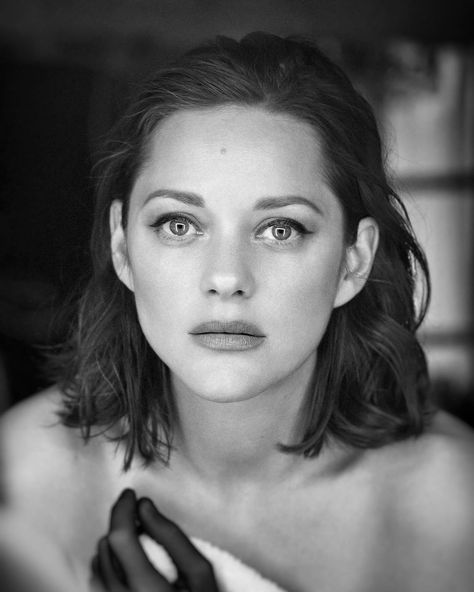 Marion Cotillard Hair, Moon Ethereal, Marion Cottillard, Marion Cottilard, Marion Cotillard, 30 September, Jennifer Connelly, French Actress, Black And White Portraits