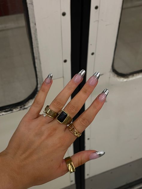 #nails #nailart #nailpolish #naildesign #kyliejenner #kyliejennernail Silver Tip Nails, Metallic Nail Designs, Nail Design 2023, Rasta Nails, Bossy Nails, Metallic Nails Design, Chrome French, Pink Tip Nails, Kylie Jenner Nails