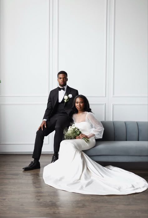 Black Bride Photoshoot, Wedding Photos Black Couples, Black Wedding Photoshoot, Bolero Wedding Dress, Wedding White Flowers, Black Wedding Photos, Black People Weddings, Wedding Dress Bolero, Black And White Wedding Photos